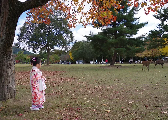Chikyuutabikazoku　Kintetsu-Nara Ekimae